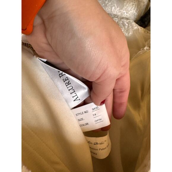 NEW Unaltered ALLURE Bridals Champagne / Ivory 9400 Wedding Ballgown Dress 14 - Picture 13 of 16